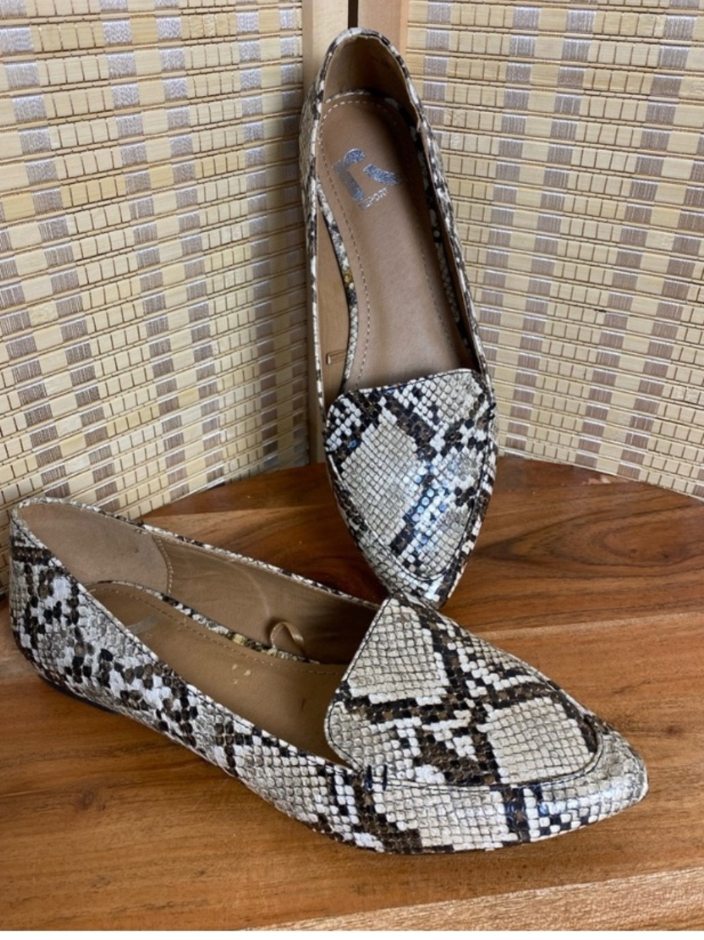 Report Sadie Woman’s 6 Loafers Slip On Flats Python Print Faux Leather
